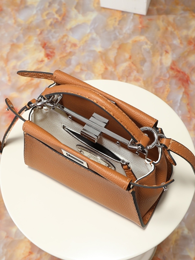 フェンディバッグ全体デザイン